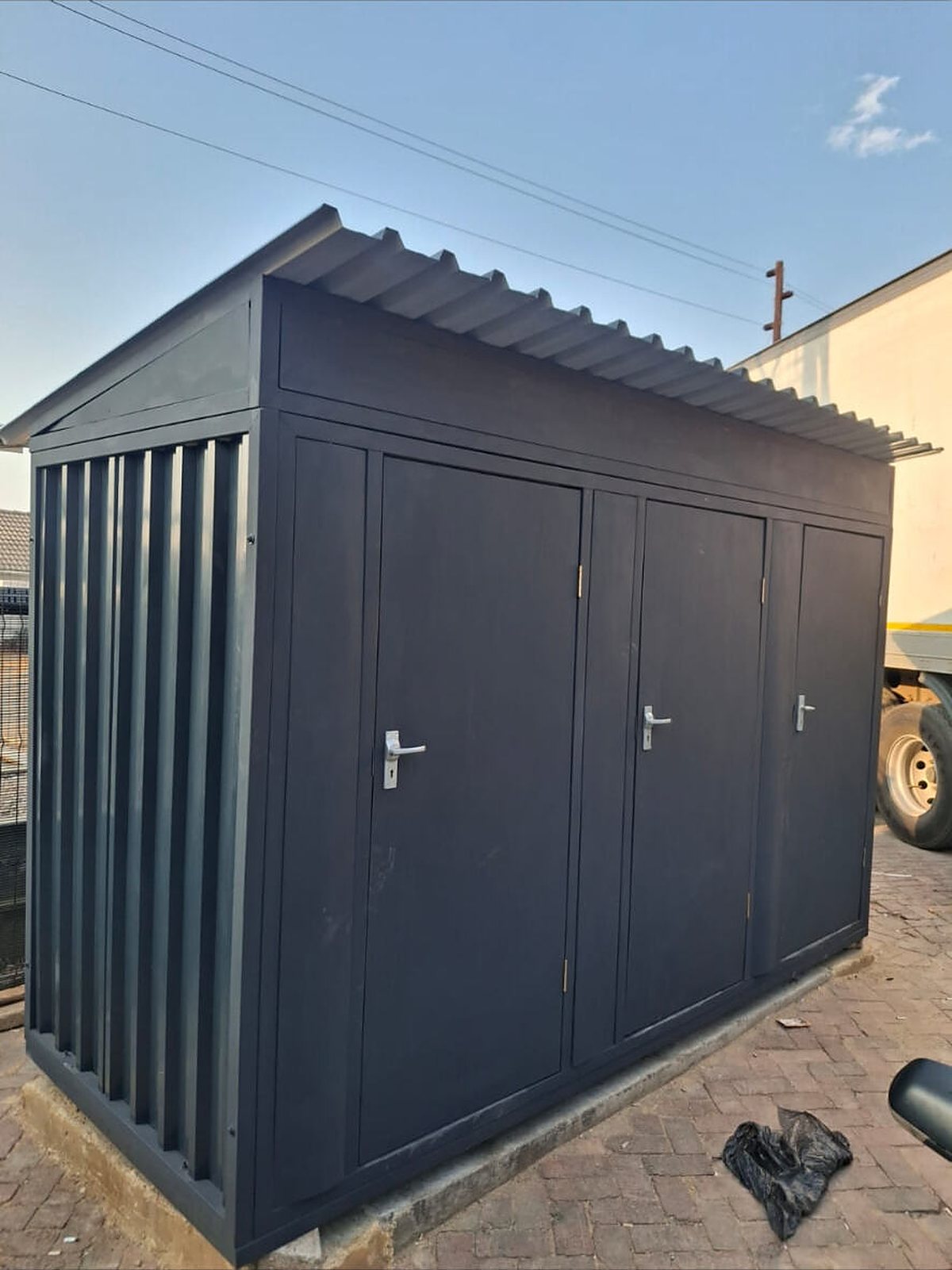 Multi-door steel unit